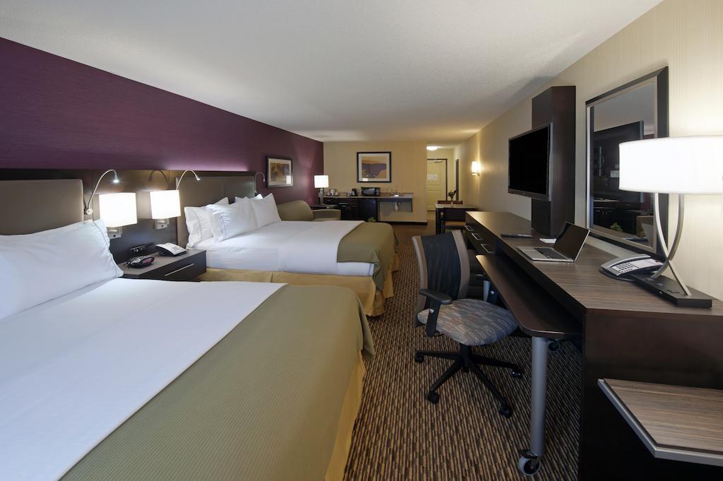 Express & By Ihg Clearfield