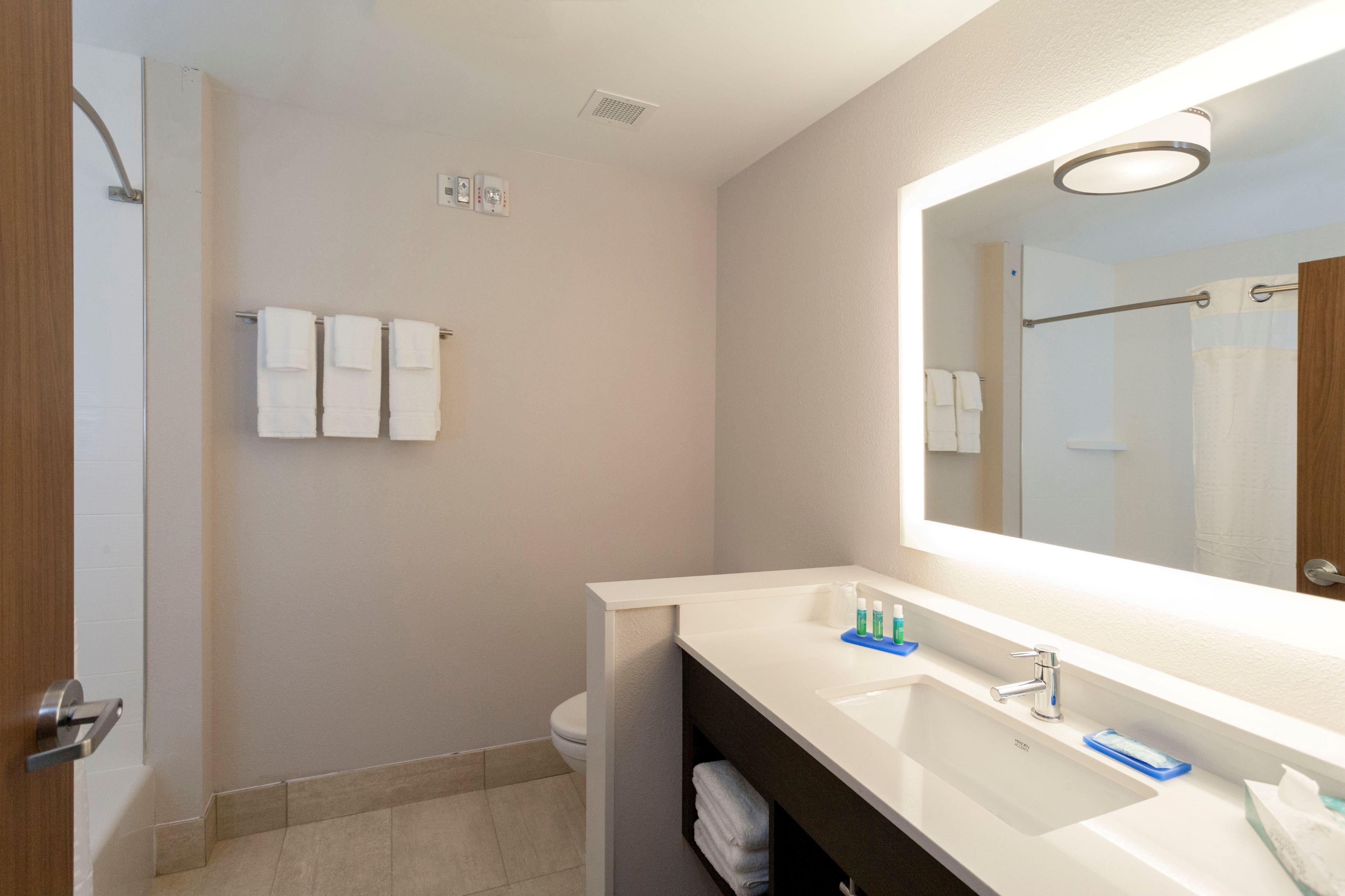 Hotel Express & By Ihg Clearfield