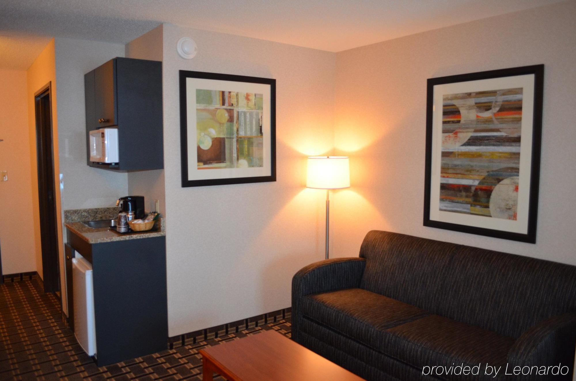 Hotel Express & By Ihg