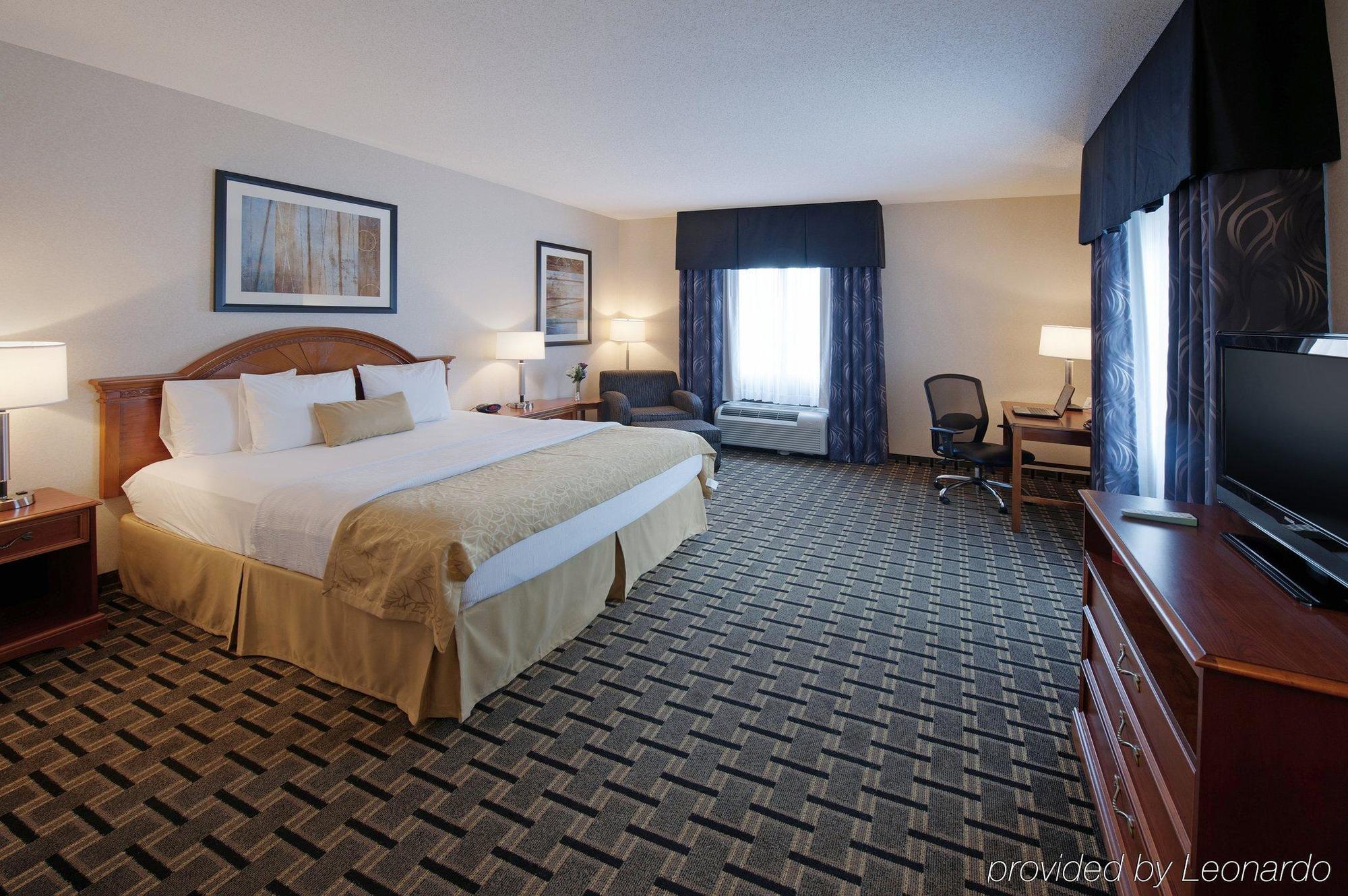 Express & By Ihg Hotel 2*