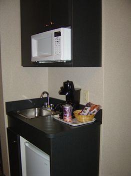 Hotel Express & By Ihg Clearfield
