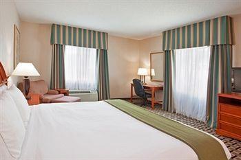 Hotel Express & By Ihg Clearfield